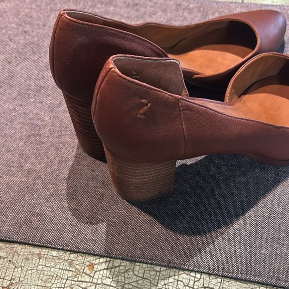 ZODIAC BROWN GRACIE D\'ORSAY HEELS Size 10
